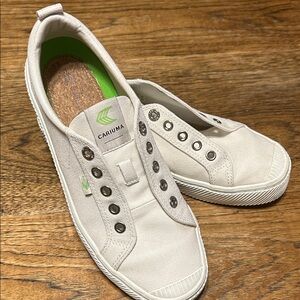 Cariuma Unisex OCA Canvas Sneaker